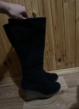 Замшеві зимові чоботи