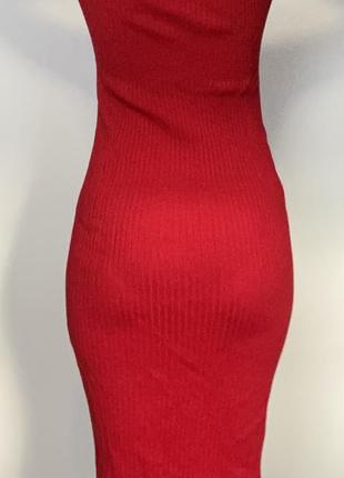 Червоне трикотажне плаття сукня bershka по фігурі2 фото