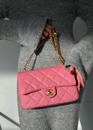 Сумка кожаная розовая в стиле chanel