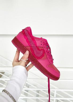 Шикарные женские кроссовки nike sb dunk low valentine’s day малиновые