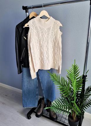 Молочный свечер с открытыми плечами