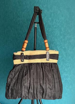 Цікава жіноча сумочка виконана із текстилю та соломʼяного елементу2 фото