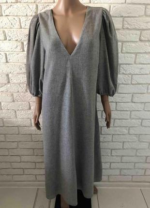 Шикарное и модное платье фирмы zara , очень стильный дизайн ,тренд этого года ,качественная и приятная ткань на ощупь