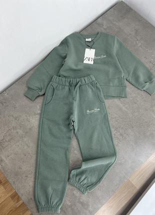 Чудовий стильний повсякденний спортивний костюм zara для дівчинки