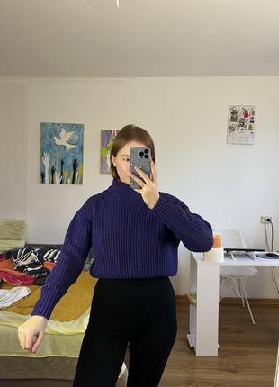Укороченный свитер с горлом фиолетовый4 фото