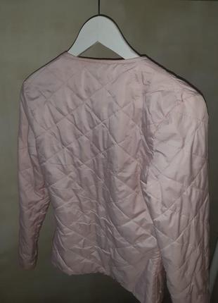 Курточка весенняя, в нежно розовом цвете с бусинами,размер 42,состояние хорошее,все бусины на месте,есть карманы,молния рабочая,стоимость 200грн2 фото