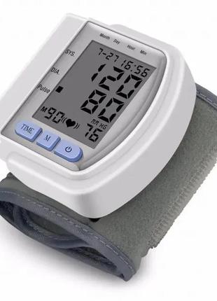 Тонометр automatic blood pressure monitort на запясті1 фото