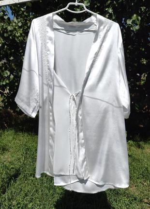 Білий атласний халат кімоно пеньюар з ніжним мереживом secret possessions