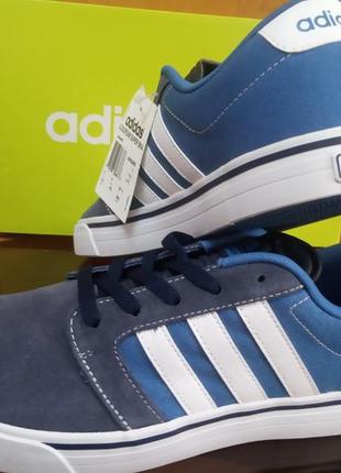 Стильні кросівки adidas 3