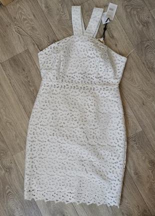 Шикарное ажурное платье с открытой спиной