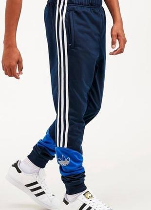 Спортивные штаны adidas originals bandrix