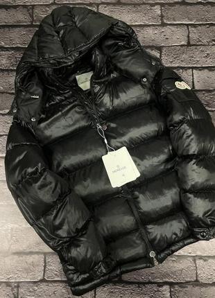 Зимовий пуховик moncler