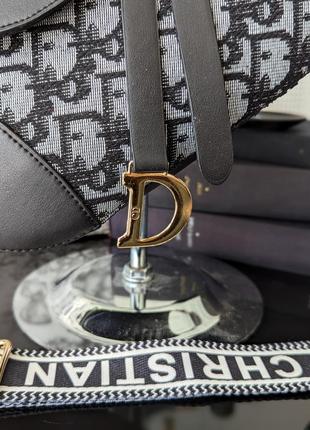 Женская сумка christian dior кроссбоди в черном цвете через плечо седло диор3 фото