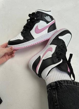 Кросівки жіночі nike air jordan 1 mid pink/black