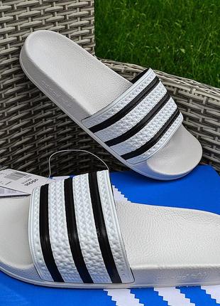 Сланцы мужские adidas adilette, белые (адидас адилете, шлепанцы, шлепки, вьетнамки, тапки)2 фото