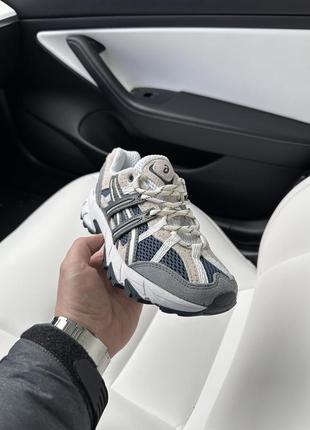 Кросівки в стилі asics