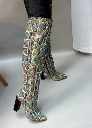 Екслюзивні чоботи ботфорти з натуральної італійської шкіри під рептилію жіночі на підборах2 фото