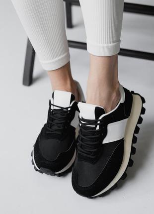 Жіночі чорні кросівки з контрастною білою смужкою 🖤🤍5 фото