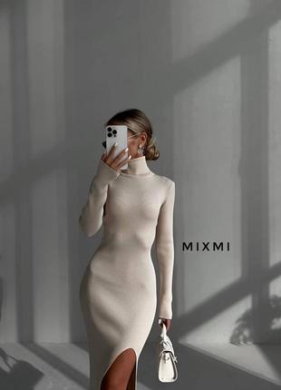 Женское весеннее силуэтное платье с разрезом трикотажное размер универсальный 42-46