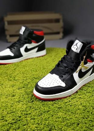 Мужские кроссовки nike air jordan белые с черным и красным высокими скидками sale &lt;unk&gt; smb5 фото