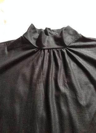 Нарядная черная футболка с металлическим отблеском2 фото