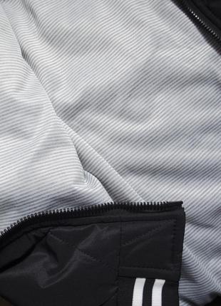 Курточка-бомбер з білими полосками3 фото