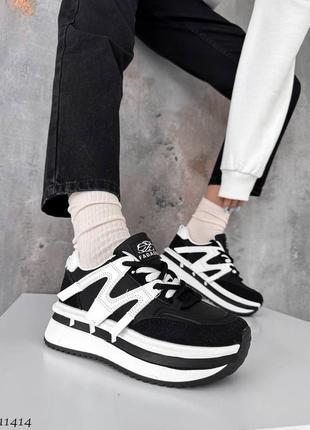 Черные с белым кожаные замшевые кроссовки на белой высокой толстой подошве платформе7 фото