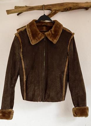 Montoya дублянка коричнева дуже гарний стан, протертостей немає.