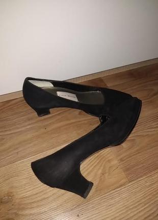 Туфли черные замшевые на низком каблуке2 фото