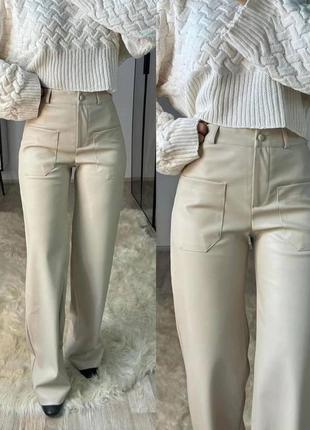 Женские весенние брюки свободного кроя из матовой эко-кожи размеры 42-482 фото