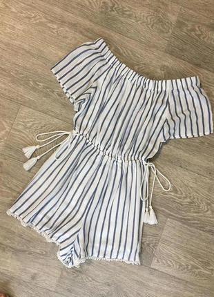 Стильний ромпер комбінезон плаття в смужку з відкритими плечима bershka