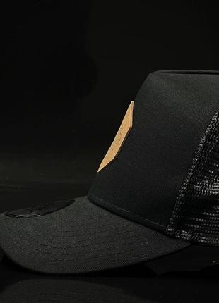 Оригінальна чорна кепка з сіткою new era heritage patch 940 trucker 125239023 фото