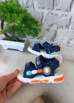 Детские кожаные босоножки сандали том.м