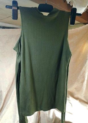 Стильний гольф з відкритими рукавами