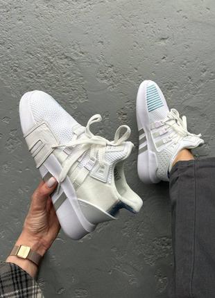 Купити практичні кроси на кожен день adidas eqt white/blue