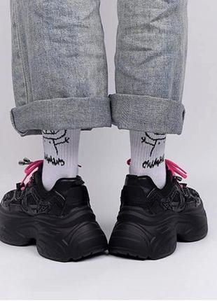 Кроссовки на платформе с яркими шнурками4 фото