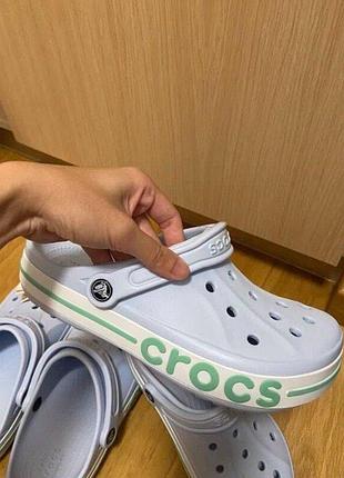 Крокс баябэнд клог голубые crocs bayaband clog mineral blue / pistachio