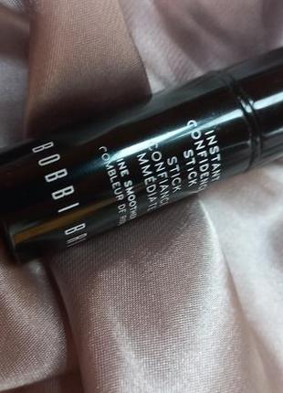 Bobbi brown&nbsp;instant confidence стик
професійна база під макіяж6 фото