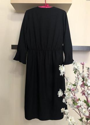 Суворе, класичне і елегантне чорне плаття на запах,5 фото