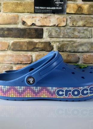 Крокс сабо баябенд клог мульті голубі crocs bayaband clog chevron powder blue / multi