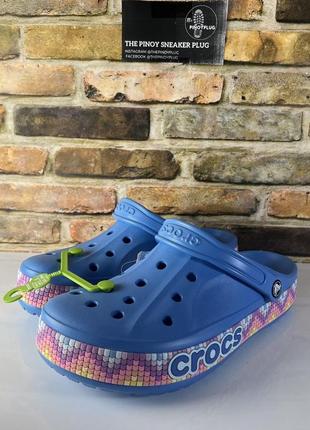 Крокс сабо баябэнд клог мульти голубые crocs bayaband clog chevron powder blue / multi