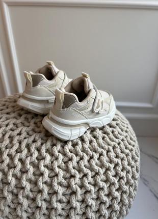 Легкие дышащие кроссовки