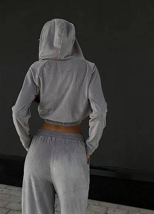 Велюрові костюми4 фото