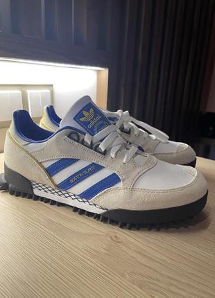 Кроссовки adidas boston super