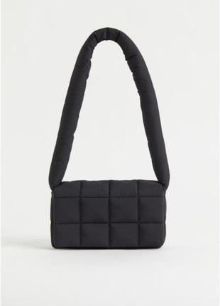 Чорна міні сумка на плече стьобана h&m3 фото
