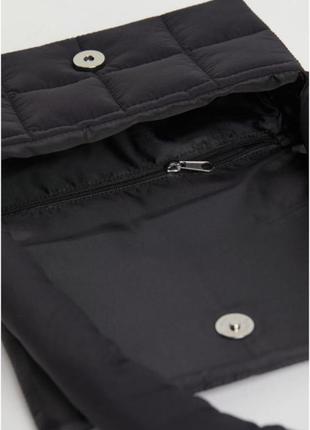 Чорна міні сумка на плече стьобана h&m5 фото