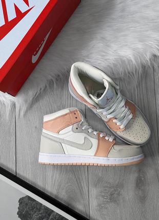 Кроссовки nike air jordan 1 retro бежевые с розовым3 фото