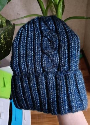 Тепла зимова шапка