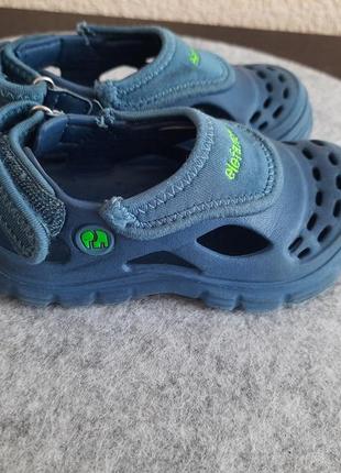 Босоніжки,крокси