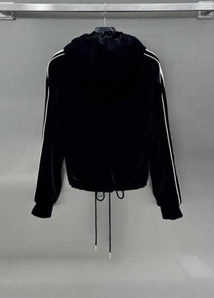 Велюровый женский костюм худи и штаны свободного кроя с вышивкой2 фото